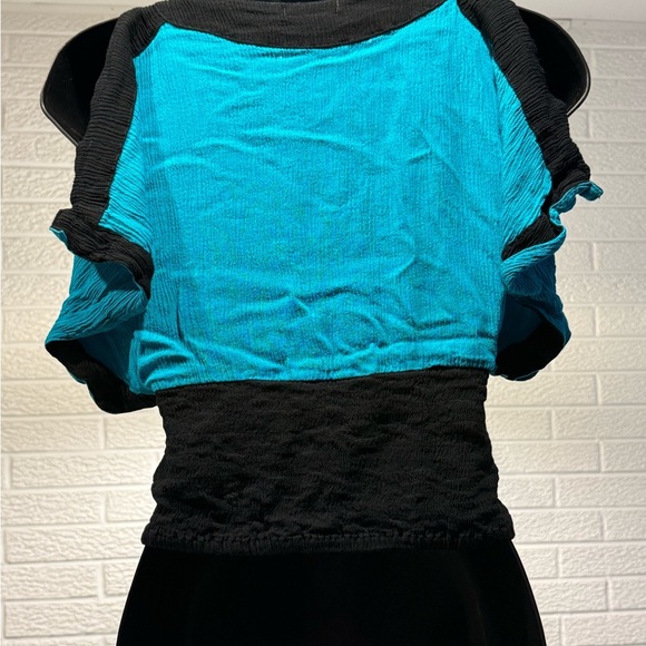 Blue Cut Out Crop Tank Top - Picture 2 of 3